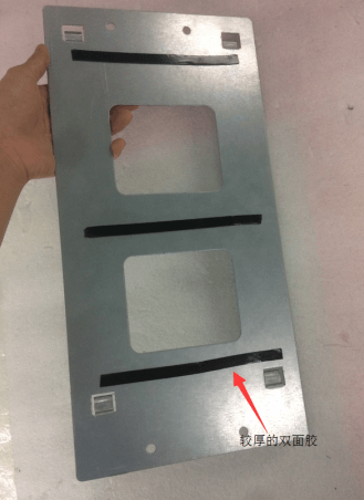 電梯里的廣告機(jī)是怎么安裝上去的呢?(圖文)